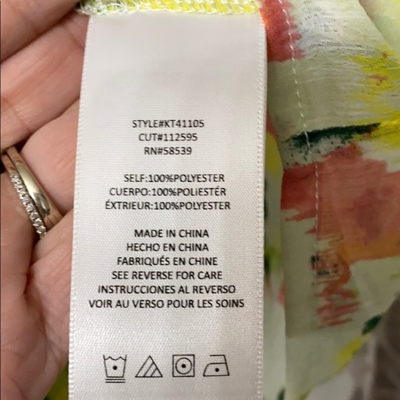 Fun and flirty sheer floral top - Picture 4 of 4